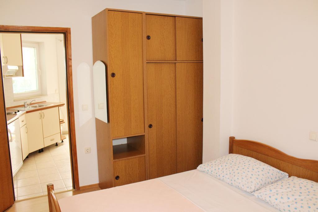 Apartments Petric Makarska Exterior foto